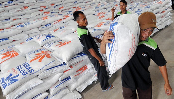 Warga Miskin di Blora Dapat Bantuan Beras Sebanyak 933 Ton